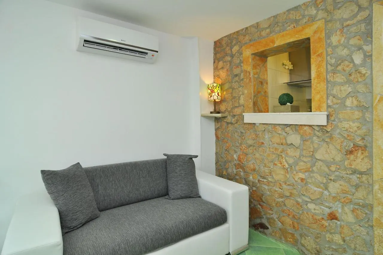 Spacious Modern Apt With Big Patio And Sea View Slatine