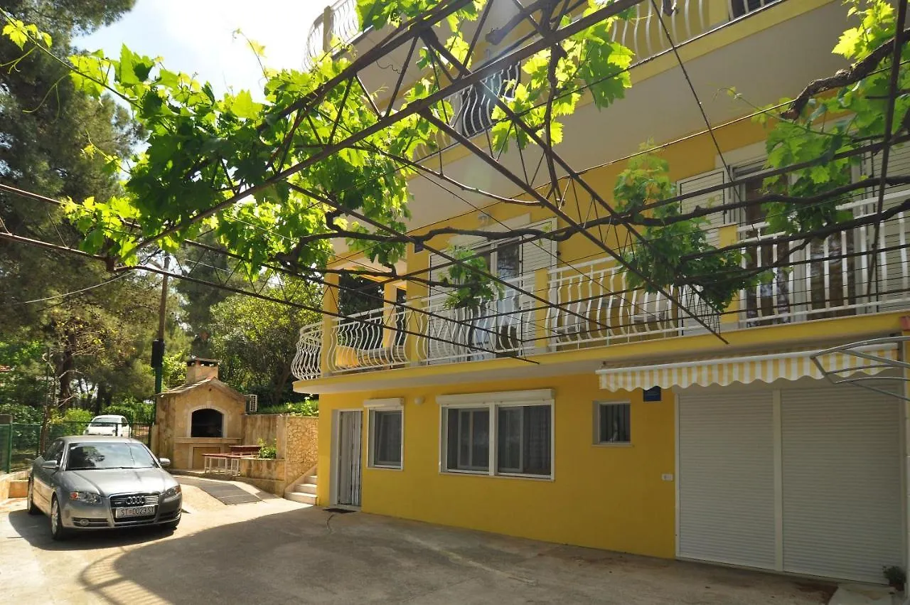 Apartment Spacious Modern Apt With Big Patio And Sea View Slatine