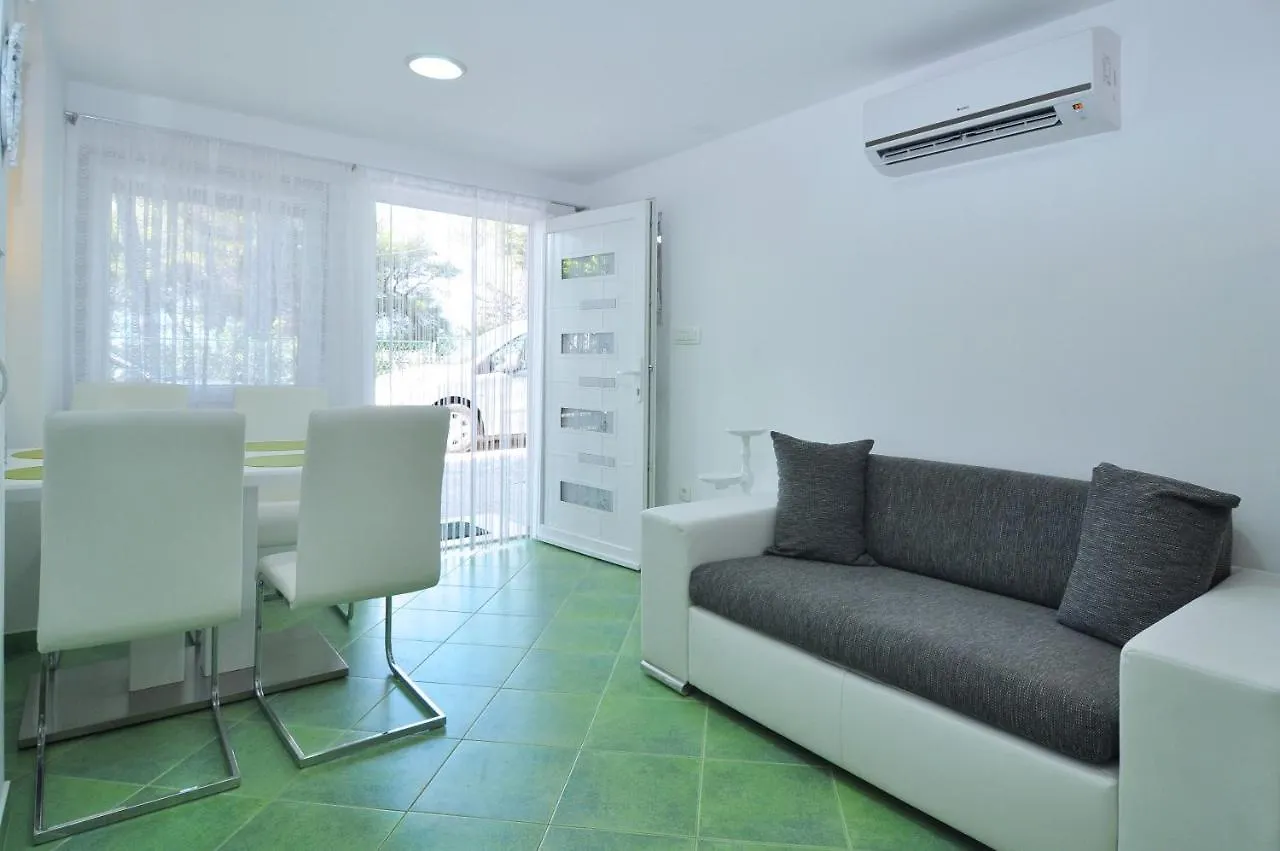 Appartement Spacious Modern Apt With Big Patio And Sea View Slatine