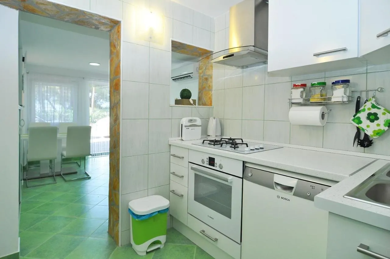 Apartamento Spacious Modern Apt With Big Patio And Sea View Slatine